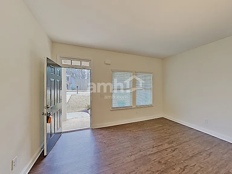 411 Pearson Cir — Photo 13