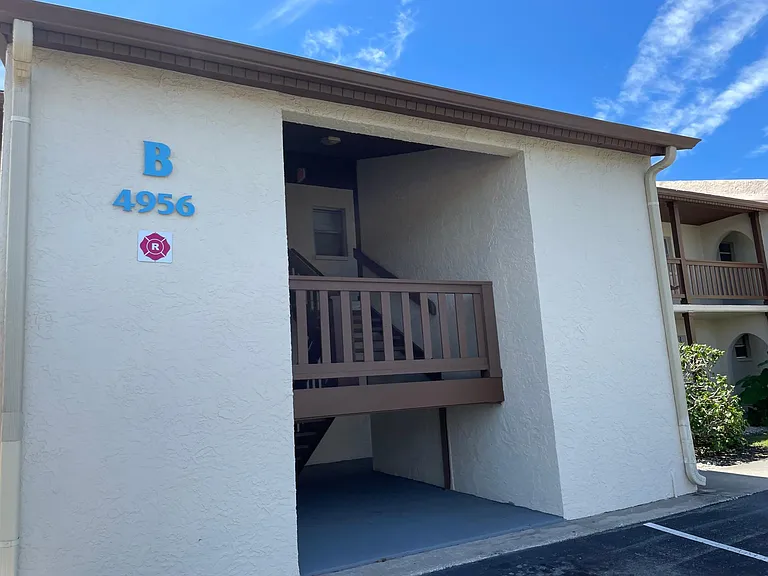 4956 Harbor Villa Ln #109 — Photo 4