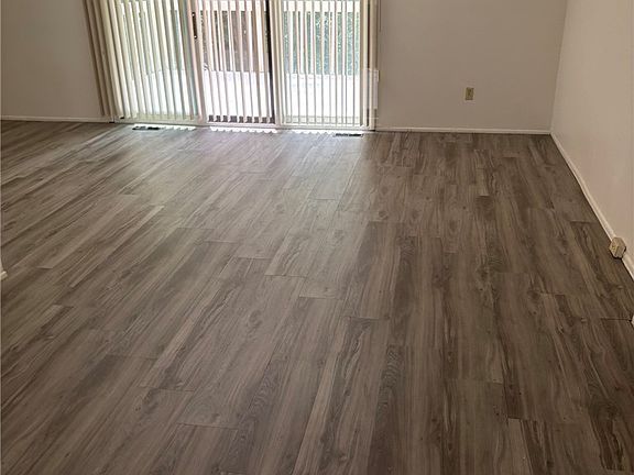 4th image of 531 Hunters Path Rd