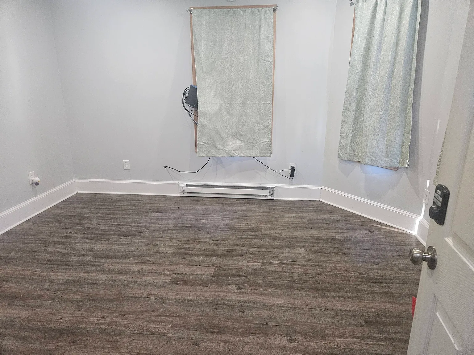 2 bed, 1000 sqft, $2,100 — Photo 4
