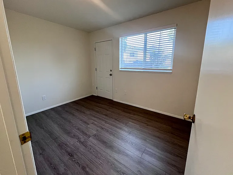 1322 Chestnut St — Photo 10