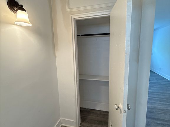 4th image of 1537 Jefferson Ave #8