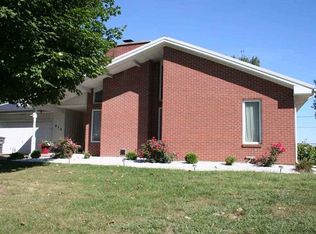 212 Regency Pl, Connersville, IN 47331
