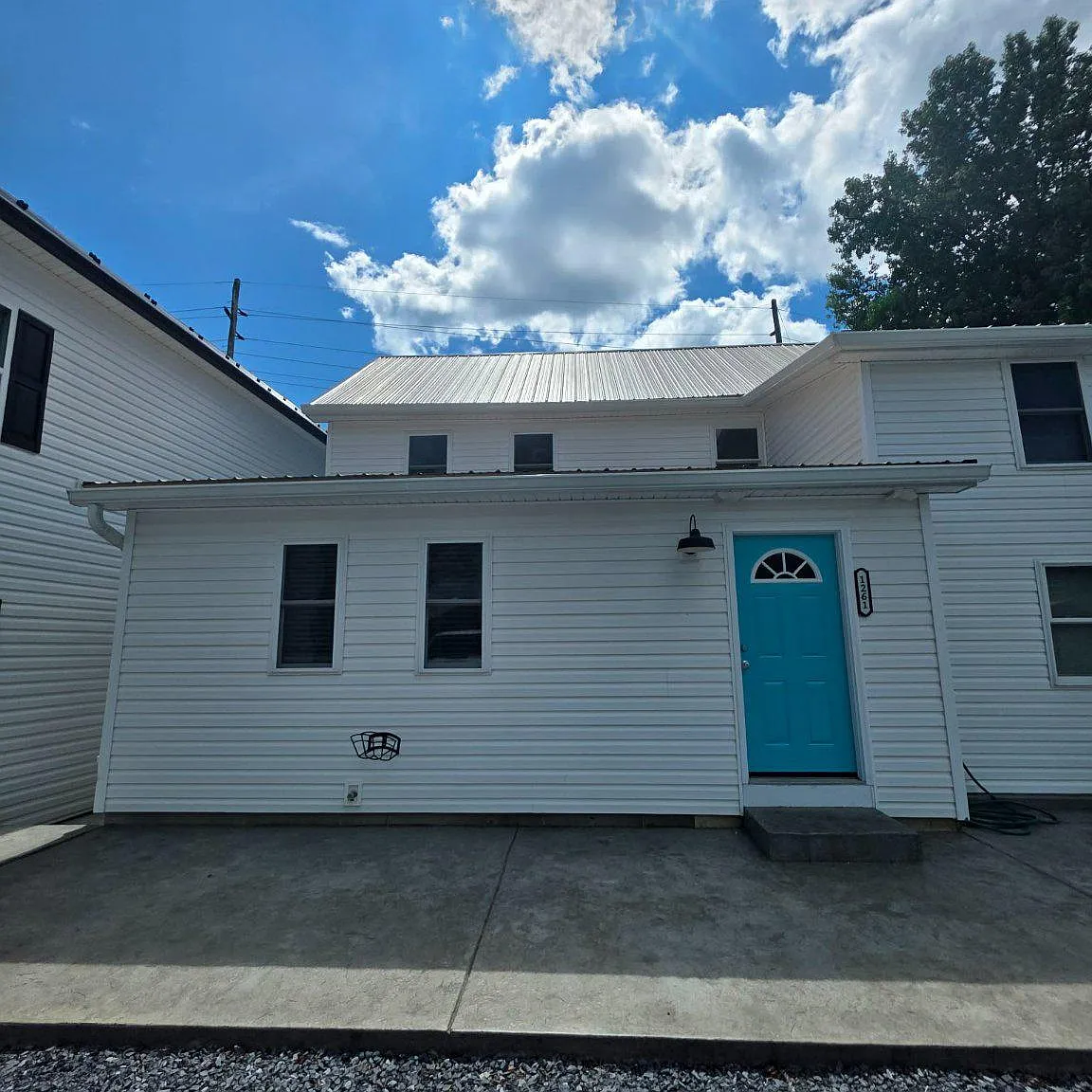 2 bed, 1.0 bath, 1200 sqft, $1,575 — Photo 1