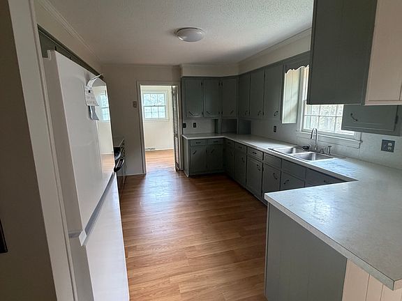 3rd image of 3836 Dal Rd