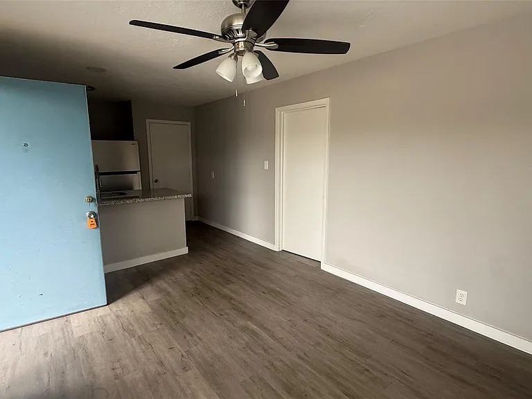 1660 Richmond Ave #12 — Photo 4