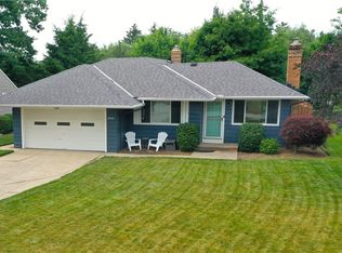 25402 Conover Dr, Bay Village, OH