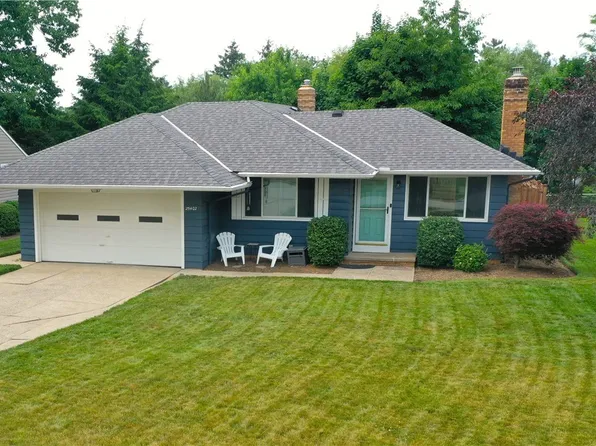 25402 Conover Dr, Bay Village, OH 44140