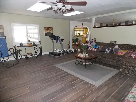 4th image of 3020 Woods Dr