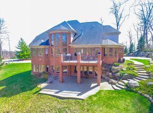 5006 Forest Valley Dr, Clarkston, MI