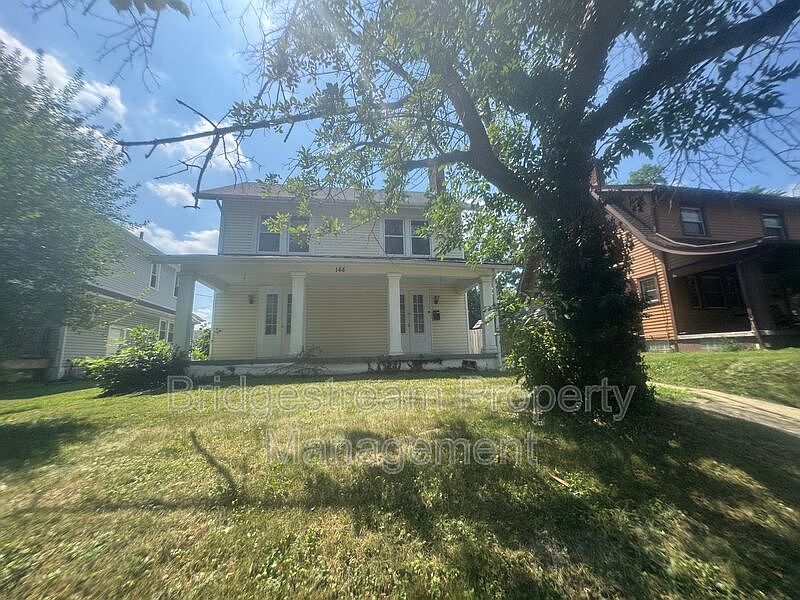1st image of 144 W Parkwood Dr