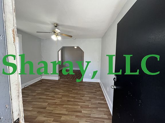 2nd image of 928 W 51st St