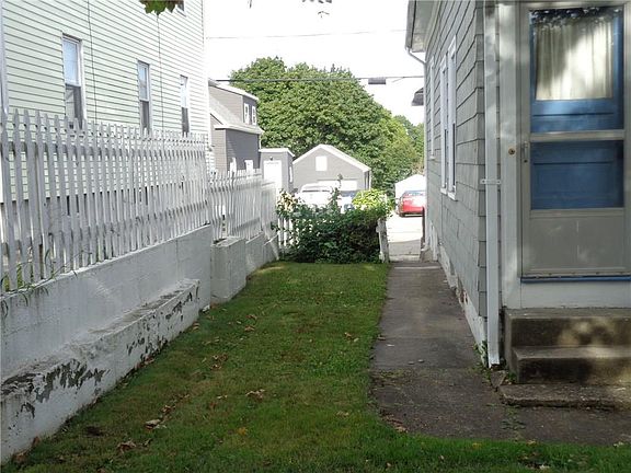 4th image of 80 Burgess Ave
