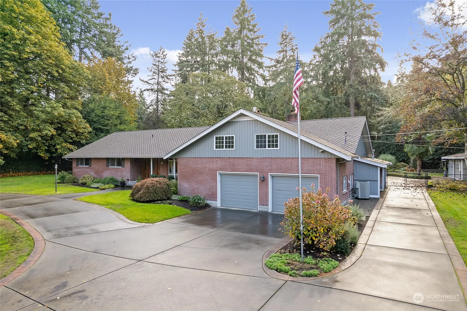 11016 Lake Steilacoom Drive SW photo 1