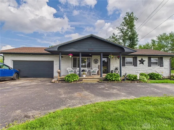 5587 Requarth Rd, Greenville, OH 45331