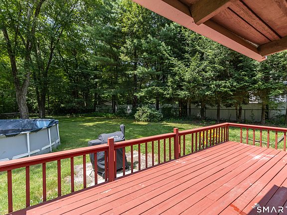 3rd image of 224 Cabin Road