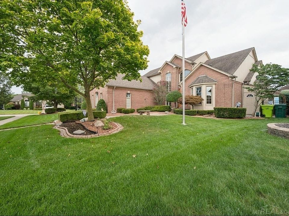 1st image of 20064 Chesterbrook Dr