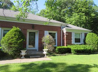 56 Wiltshire Dr, Lincolnshire, IL