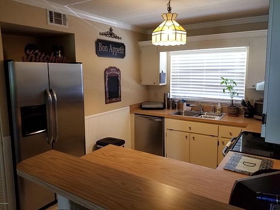2nd image of 203 S Orchard St APT 10B