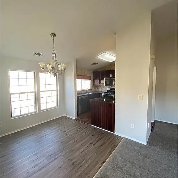 1502 Whispering Hls — Photo 6
