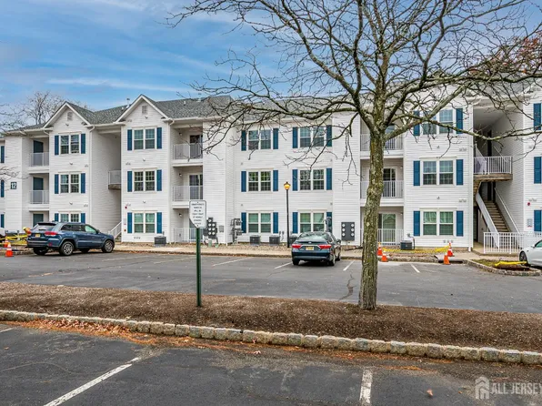 1223 Waterford Dr, Edison, NJ 08817