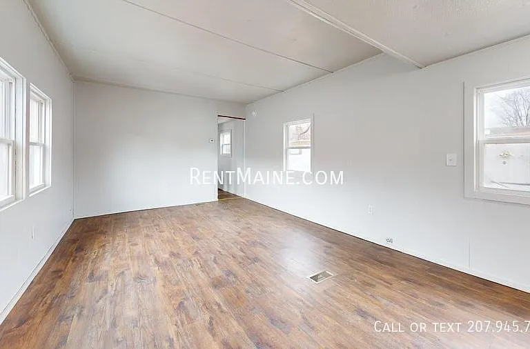 681 Main Rd N #14 — Photo 4