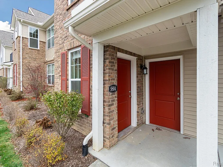 9804 Ridge Run St — Photo 3
