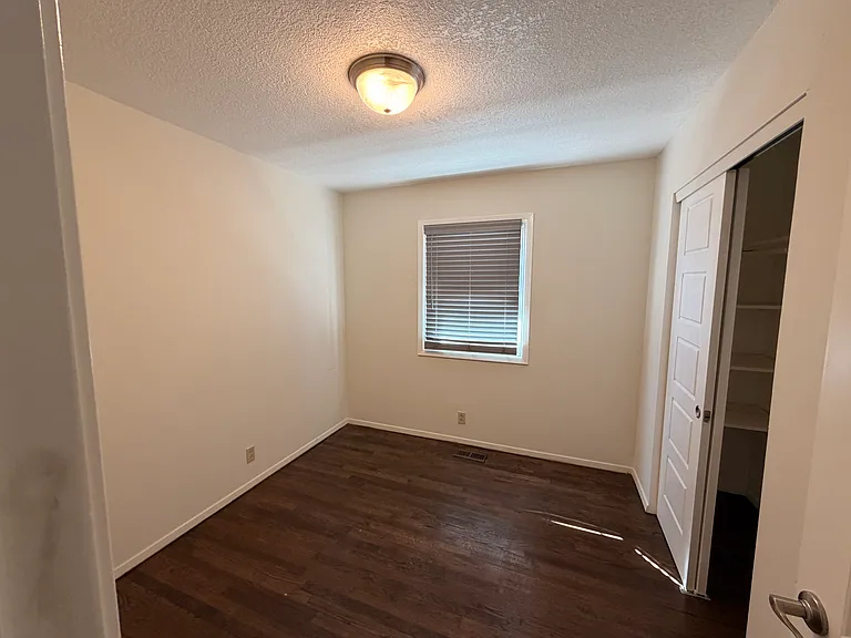 2214 Westchester Rd — Photo 6