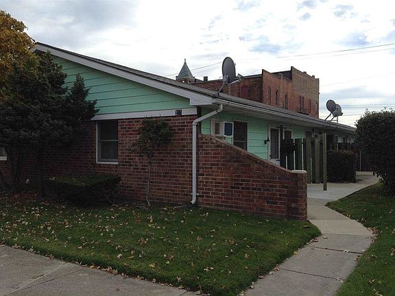 3rd image of 215 W Franklin St