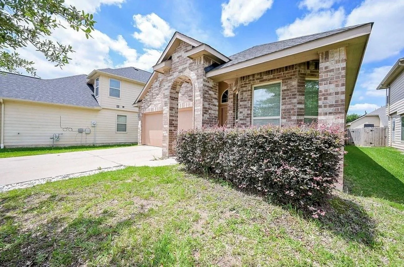 4 bed, 3.0 bath, 2187 sqft, $2,795 — Photo 2