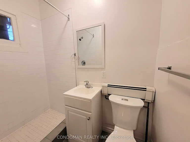 133 John St S #2 — Photo 10