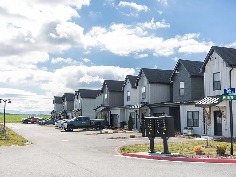 41 Field Ct — Photo 1