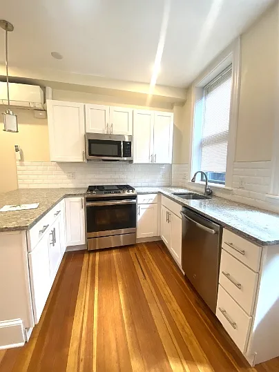 11 Seaverns Ave #3R — Photo 3