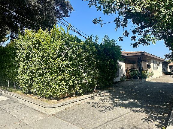 4th image of 92 N Grand Oaks Ave APT 2