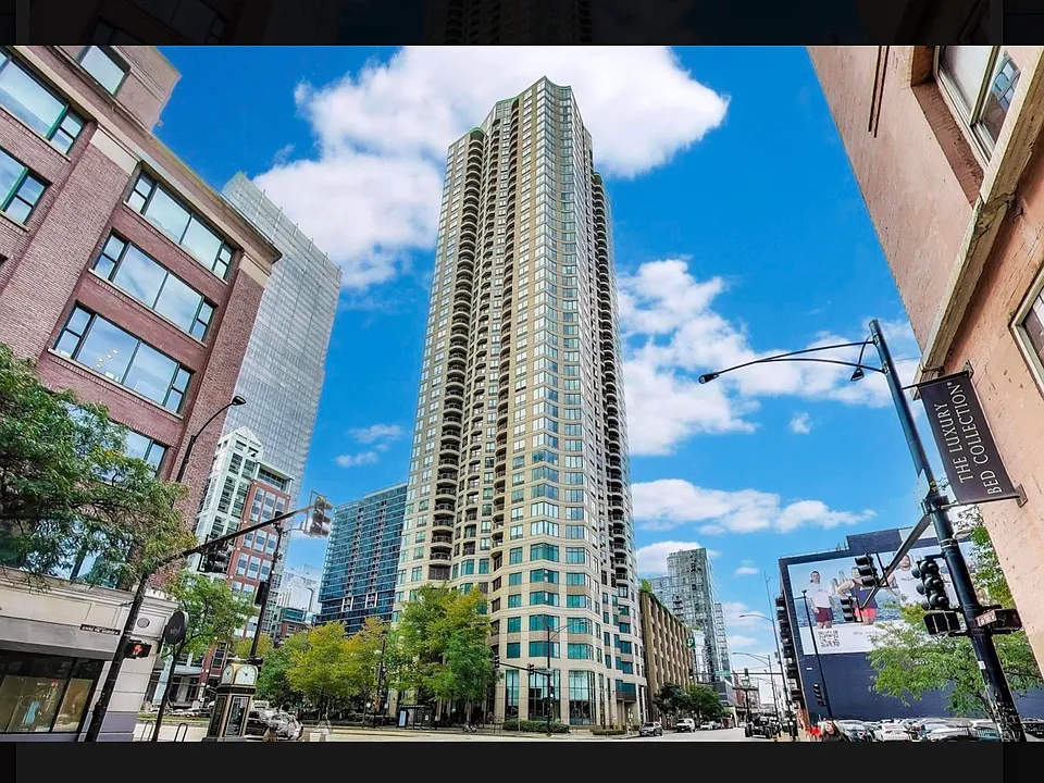 N Lasalle Dr