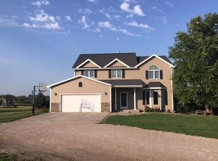 8401 Lightner Ln, Hickman, NE 68372