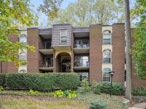 3376 Woodburn Rd #2, Annandale, VA 22003