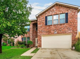 635 Silvertop Rd, Arlington, TX 76002