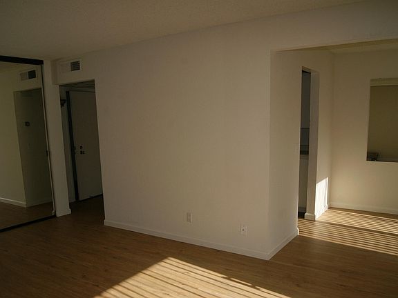 5th image of 360 N Civic Dr APT 404