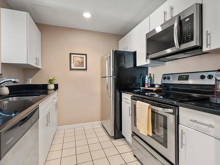 950 Massachusetts Ave #514 — Photo 9