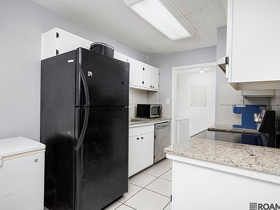 4th image of 921 W Elrem St #25-A