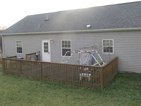 2nd image of 716 Red St