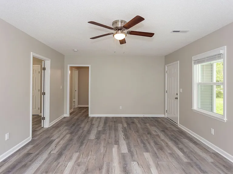 117 Carolina Ave — Photo 6