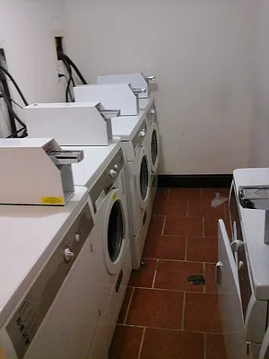 Rented by 18 REALTY | media 11