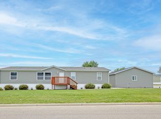 1405 48th St W, Williston, ND 58801