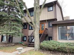 773 Circle Dr, Roselle, IL 60172