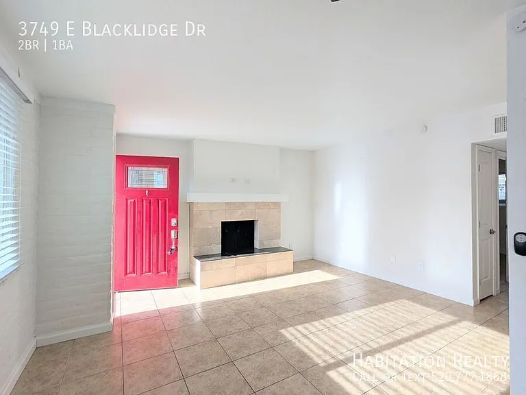 3749 E Blacklidge Dr — Photo 3