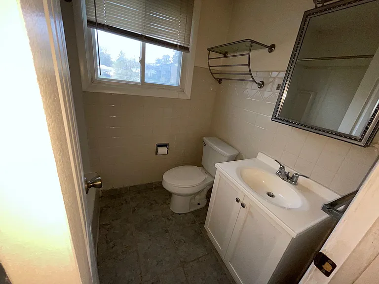 2259 W Columbia Ave — Photo 9
