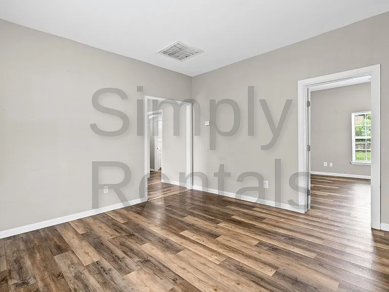 4214 Johnson St — Photo 10