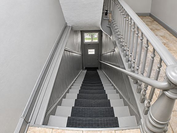 3rd image of 1120 W Grand Ave #2